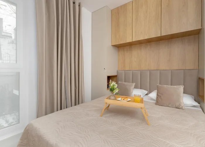 Bright Beige With Furnished Balcony And Parking In By Renters アパート グダニスク