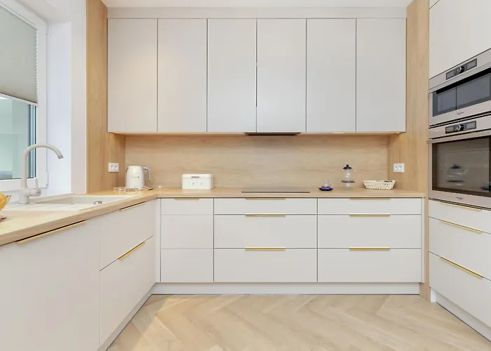 Bright Beige With Furnished Balcony And Parking In By Renters *