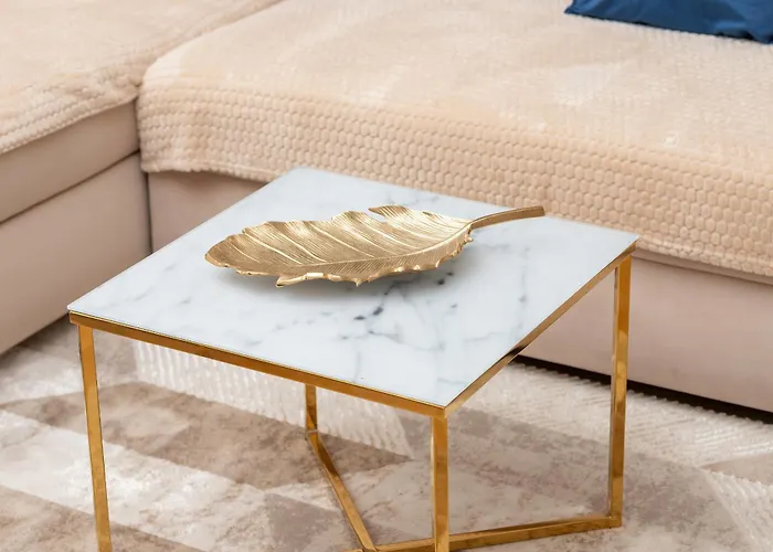 Bright Beige With Furnished Balcony And Parking In By Renters グダニスク