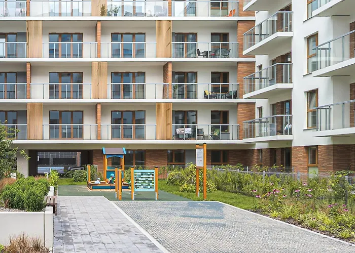 アパート Bright Beige With Furnished Balcony And Parking In By Renters *